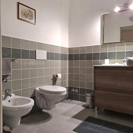 Casa Iris Апартаменты Cisano sul Neva